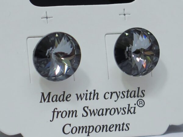 Naušnice od Swarovski kristala tamnosivih boja i prozirno-reflektirajućih tonova