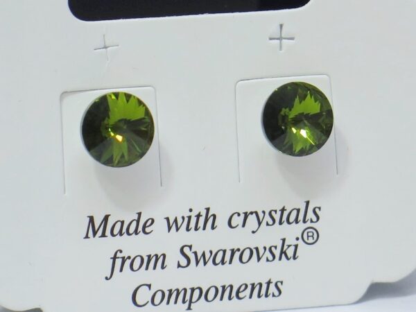 Okrugle naušnice od Swarovski kristala širine 8 mm, lijepih maslinasto-zelenih boja
