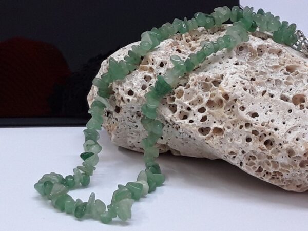 Aventurin ogrlica ručno izrađena od nepravilnih čips poludragih kamena