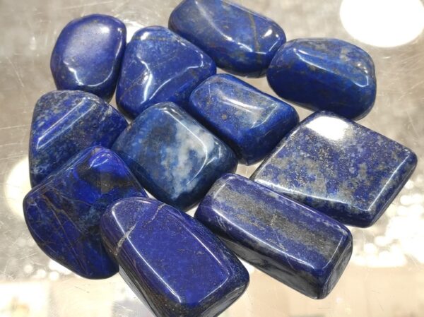 Poludragi kamen Lapis Lazuli