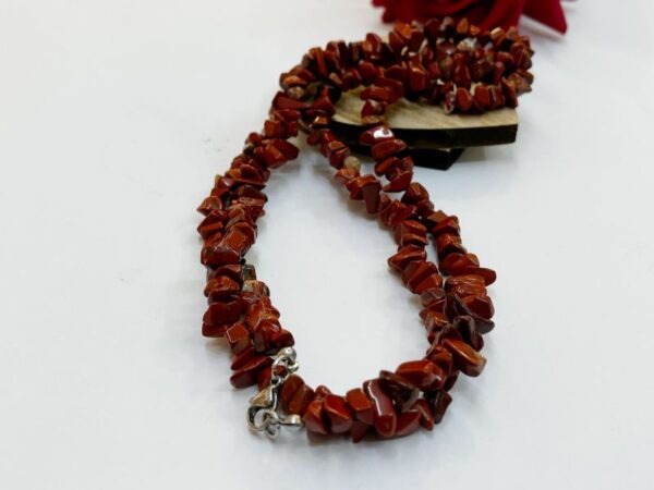 Duga ogrlica od nepravilnih perli crvenog Jaspisa
