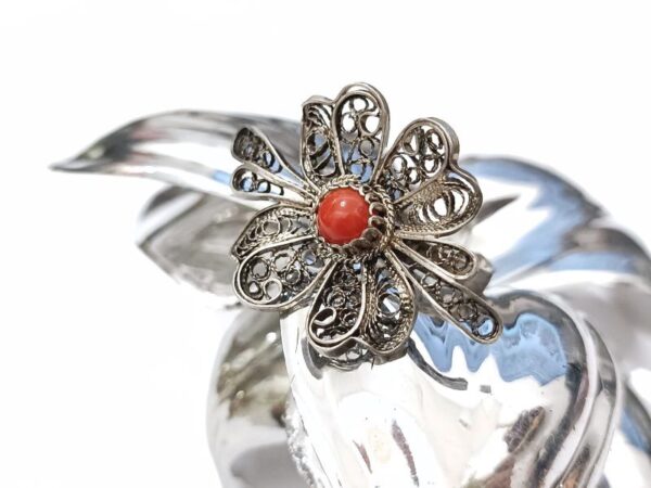 Crveni Jadranski Koralj prsten u obliku cvijeta od srebra 925 finoće