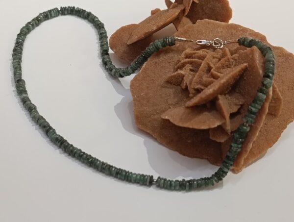 Srebrena ogrlica od Smaragda