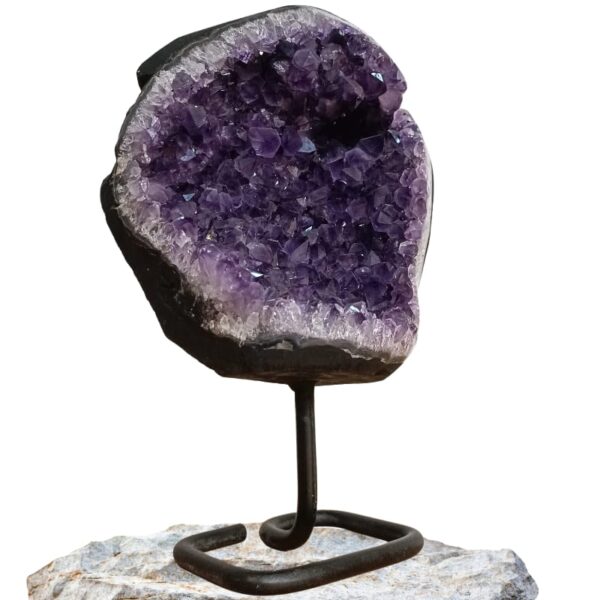 Ametist- kamen za unutarnji mir i ravnotežu- neobrađen sa stalkom
