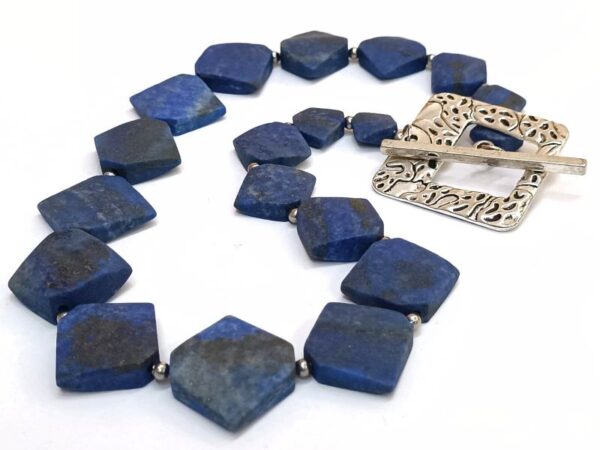 Lapis Lazuli ogrlica s ukrasnom kopčom