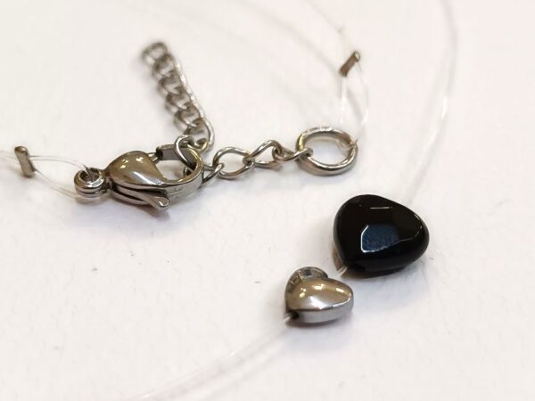 Ogrlica s privjeskom od Oniksa u obliku srca