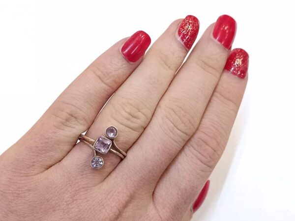 Prekrasan srerbni prsten od poludragog kamena Ametista.
