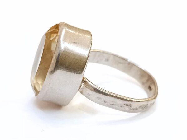 Prsten od Citrina i srebra 925 finoće