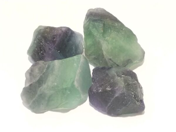 Kristali neobrađenog Fluorita lijepi zeleno-ljubičastih nijansi boja