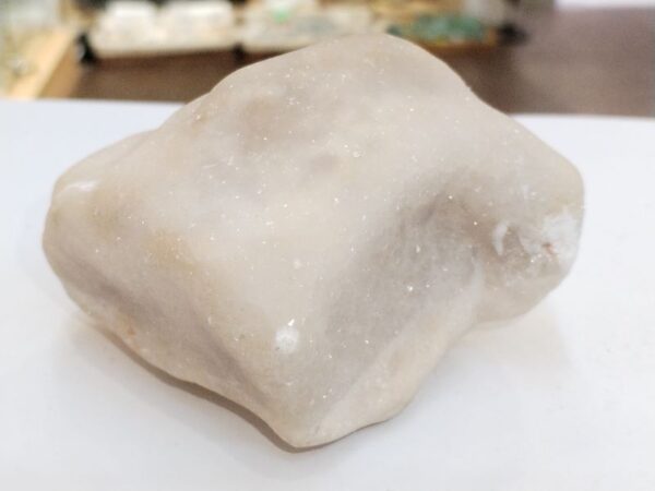 Poludragi kamen bijeli Kalcit na Alkasinu