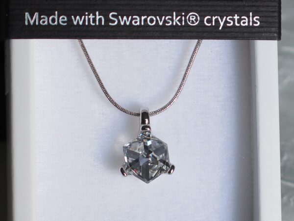 Lijepa ogrlica od Swarovski kristala bez nikla