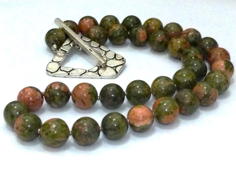 Ogrlica od Epidota s Unakitom