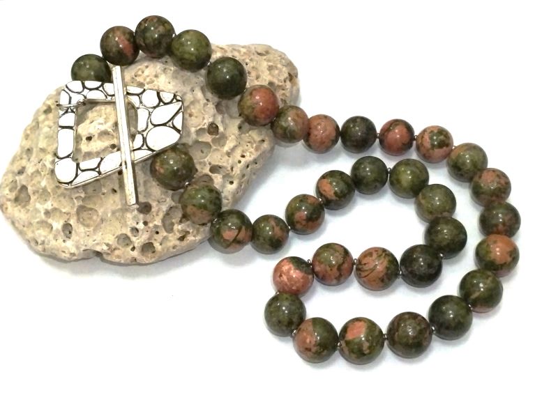 Ogrlica od velikih perli kristala Epidota i Unakita