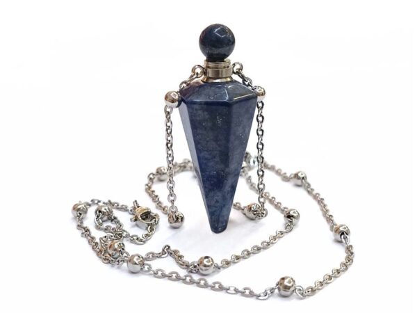 Lapis Lazuli visak i difuzer za eterična ulja. Kraljevsko je plavih nijansi i tonova slančićem od nehrđajučeg čelika zlatne i srebrne boje