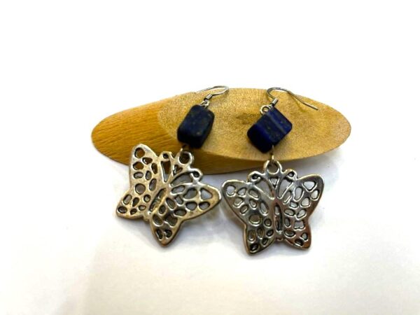 Naušnice od Lapis Lazuli perli i ukrasne komponente leptira