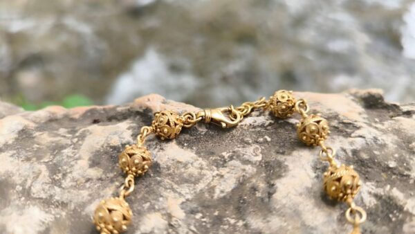 Zlatna ogrlica izrađena od tradicionalni šibenskih botuna i zlata